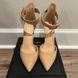 Womens nude ankle strap size 6.5